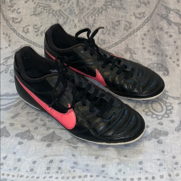Nike Other - Nike Black Pink Soccer Cleats Girls Sz 5